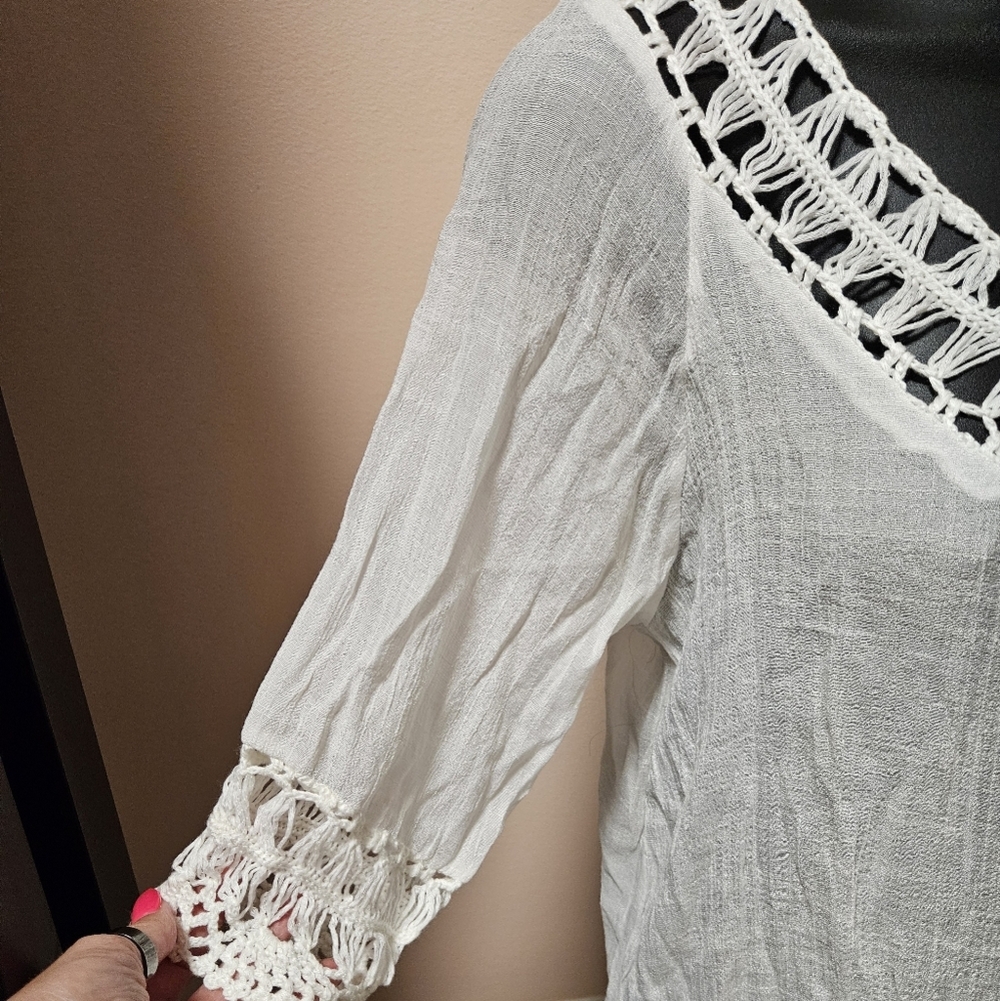 VENUS White Relaxed Cropped Tunic Or Swimsuit Cover-Up - Picture 8 of 13